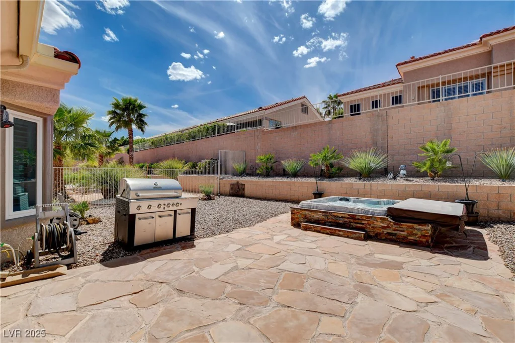2305 Hot Oak Ridge, Las Vegas, NV 89134