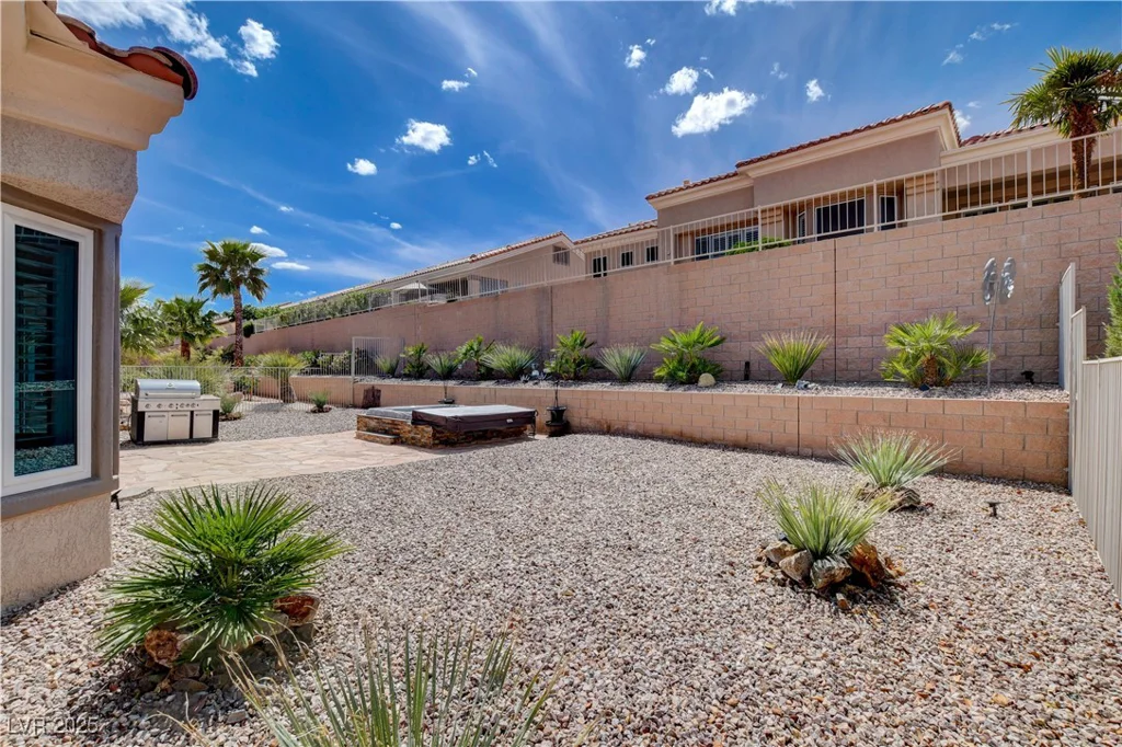 2305 Hot Oak Ridge, Las Vegas, NV 89134
