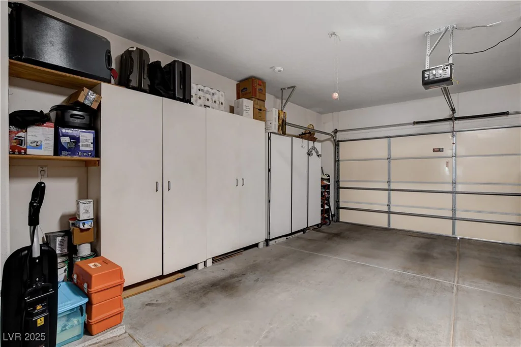 2305 Hot Oak Ridge, Las Vegas, NV 89134