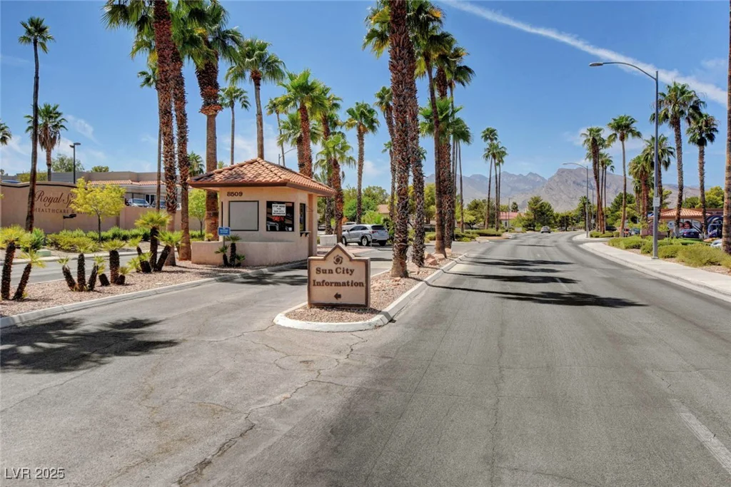 2305 Hot Oak Ridge, Las Vegas, NV 89134