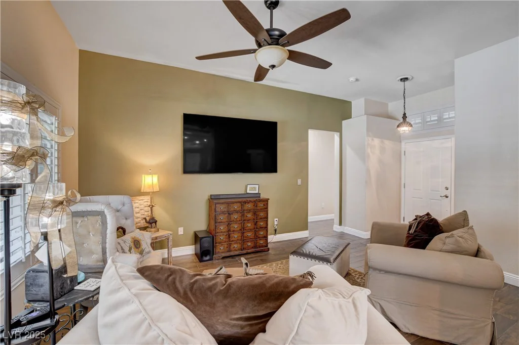 2305 Hot Oak Ridge, Las Vegas, NV 89134