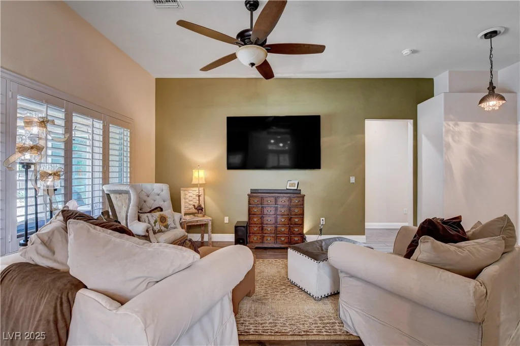 2305 Hot Oak Ridge, Las Vegas, NV 89134