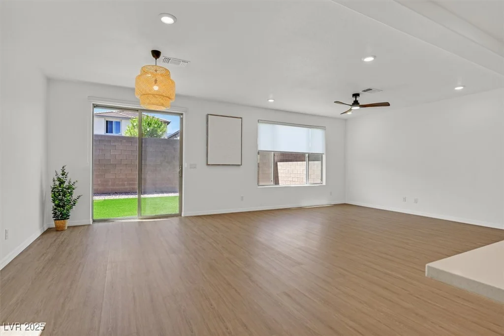 8043 Texas Hills, Las Vegas, NV 89113