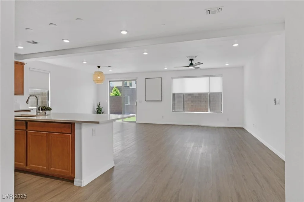 8043 Texas Hills, Las Vegas, NV 89113