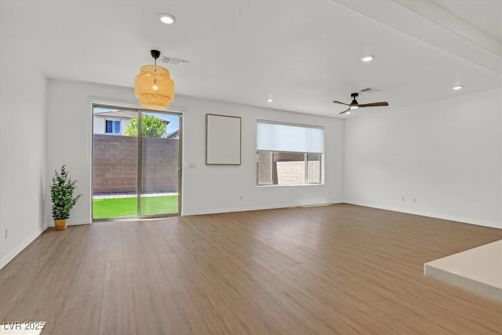 8043 Texas Hills, Las Vegas, NV 89113