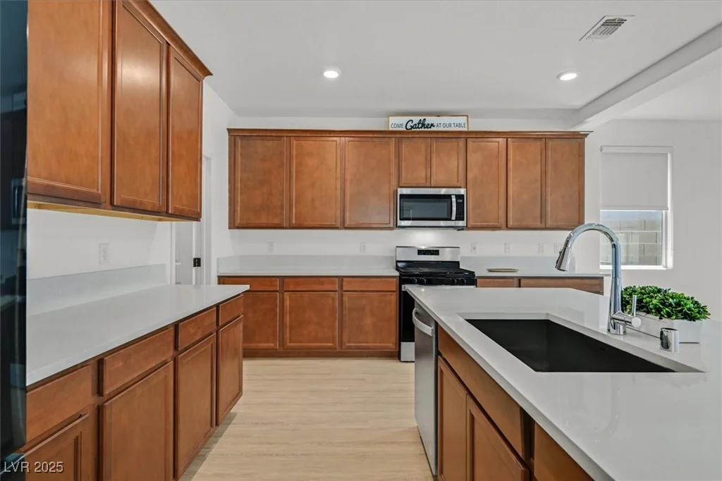8043 Texas Hills, Las Vegas, NV 89113