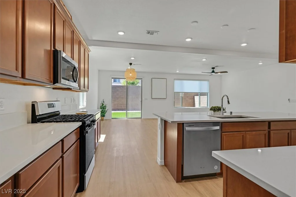 8043 Texas Hills, Las Vegas, NV 89113