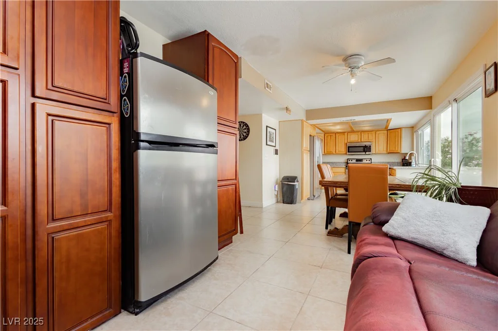 408 Torrey Pines, Las Vegas, NV 89107