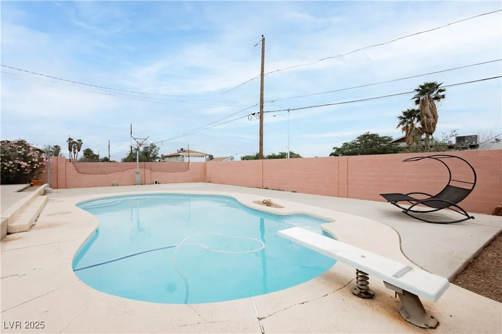 408 Torrey Pines, Las Vegas, NV 89107