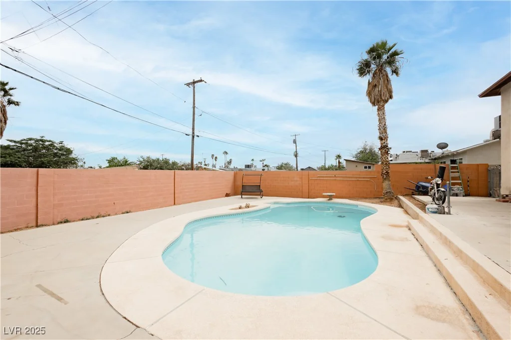 408 Torrey Pines, Las Vegas, NV 89107