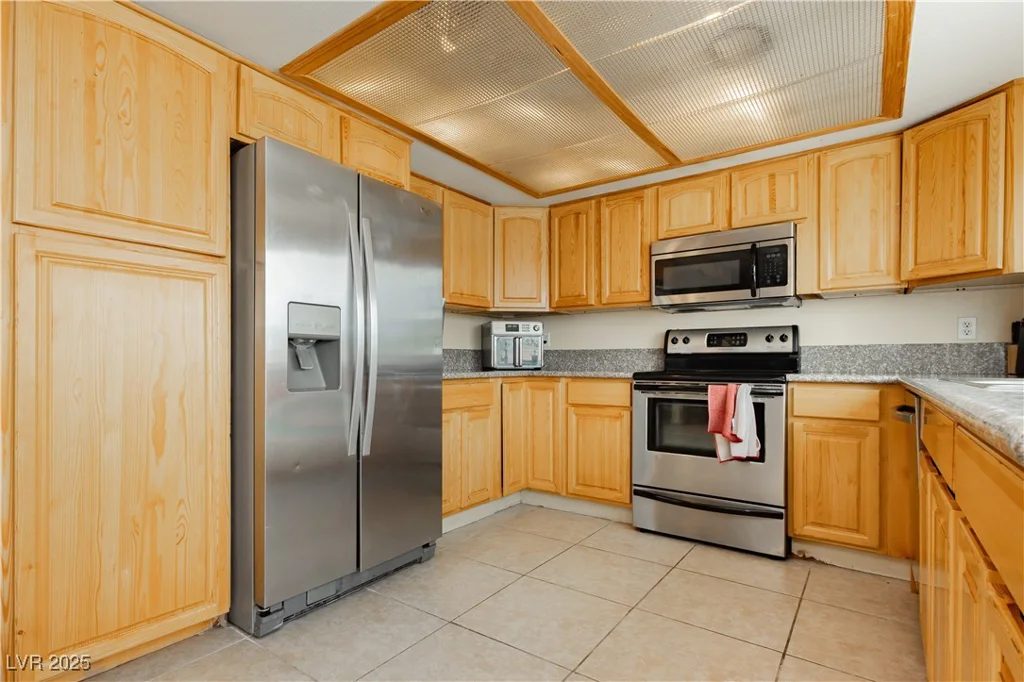 408 Torrey Pines, Las Vegas, NV 89107