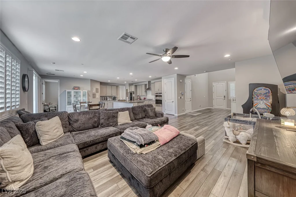 600 Suncrest Peak, Henderson, NV 89011