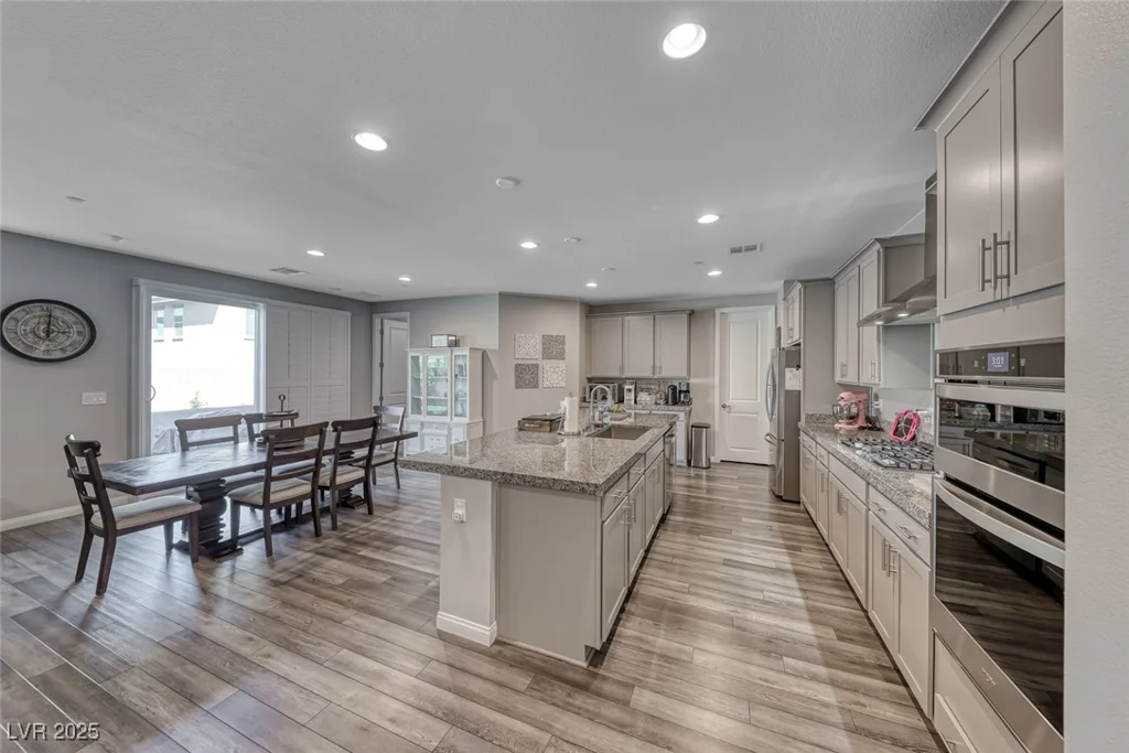 600 Suncrest Peak, Henderson, NV 89011