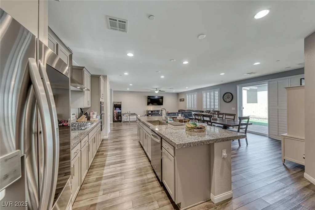 600 Suncrest Peak, Henderson, NV 89011