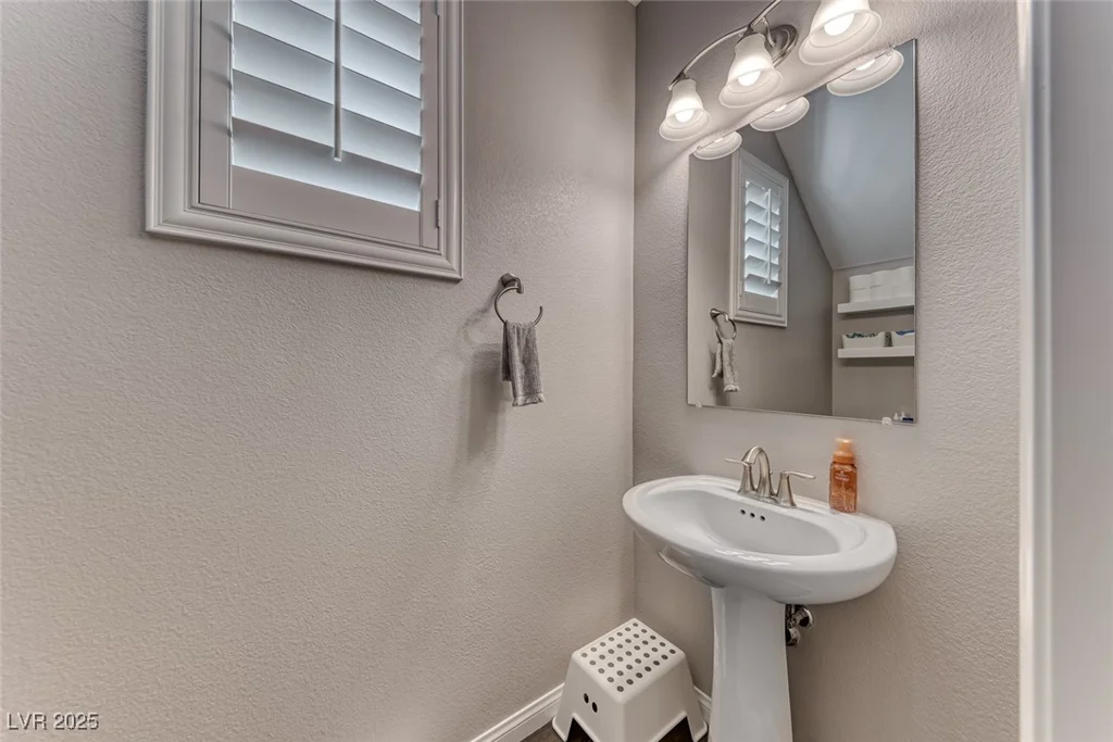600 Suncrest Peak, Henderson, NV 89011