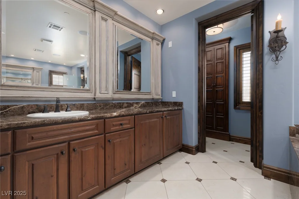 2215 Alcova Ridge, Las Vegas, NV 89135