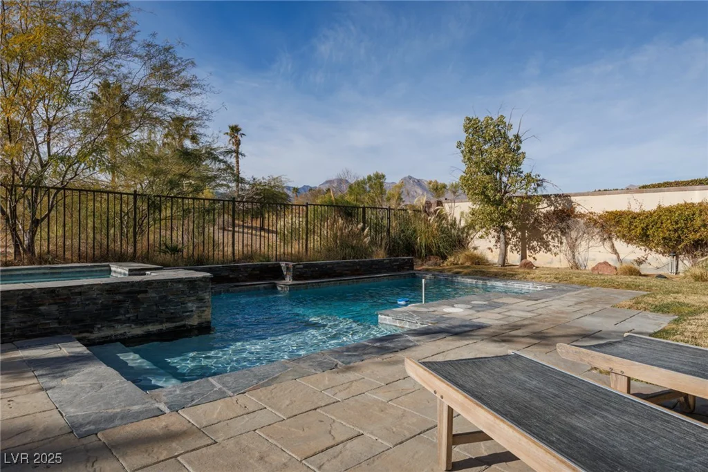 2215 Alcova Ridge, Las Vegas, NV 89135