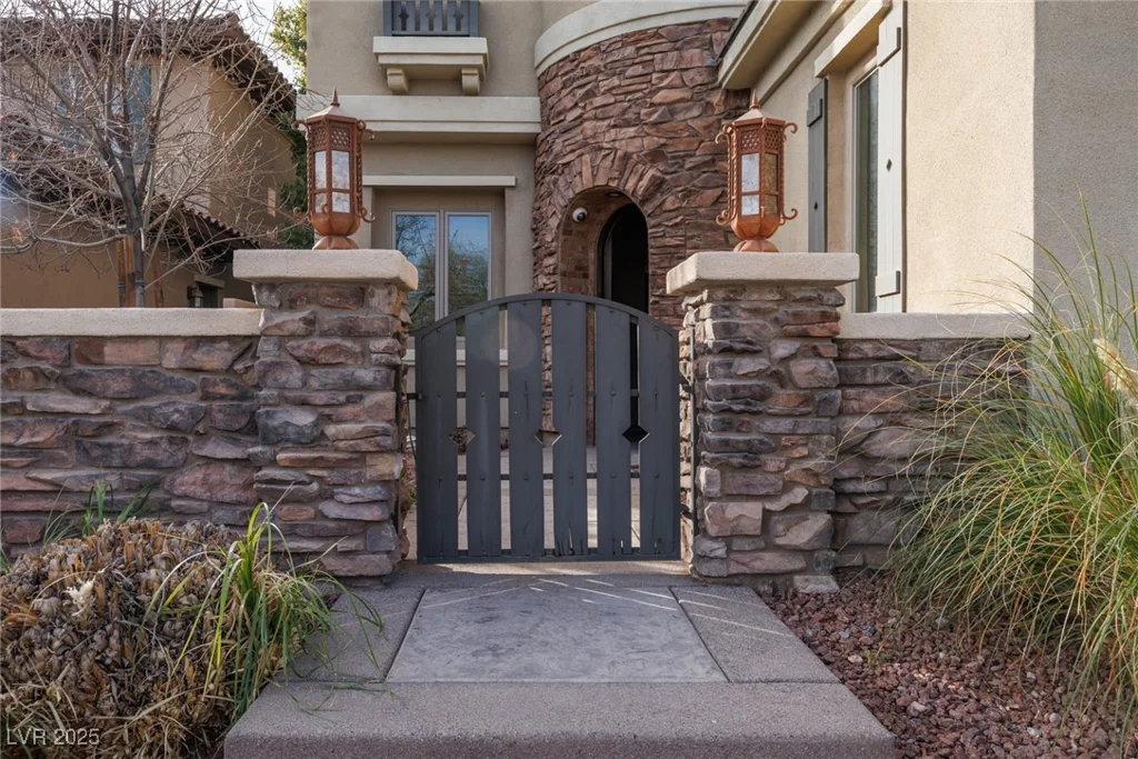 2215 Alcova Ridge, Las Vegas, NV 89135