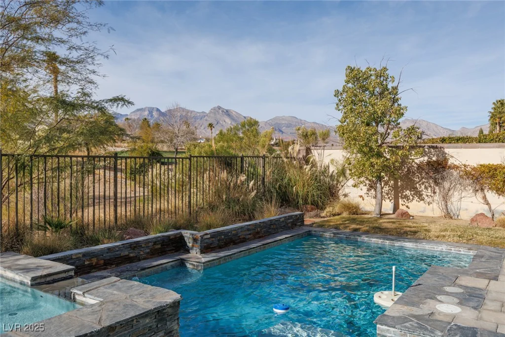 2215 Alcova Ridge, Las Vegas, NV 89135
