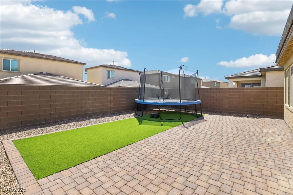 2877 Sweeping Palm, North Las Vegas, NV 89086