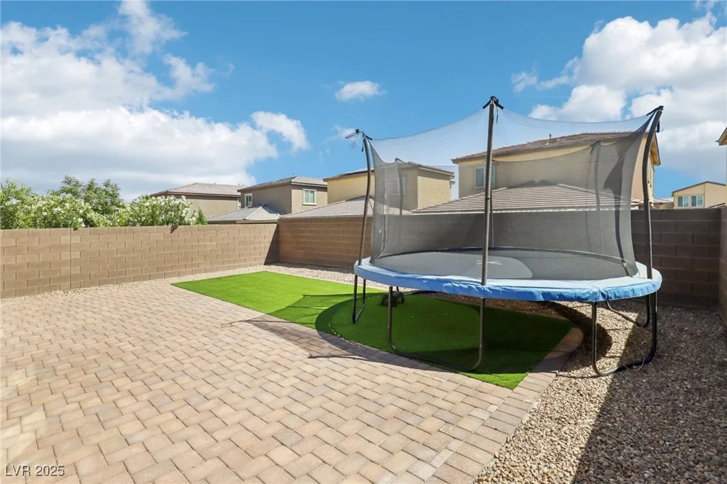 2877 Sweeping Palm, North Las Vegas, NV 89086