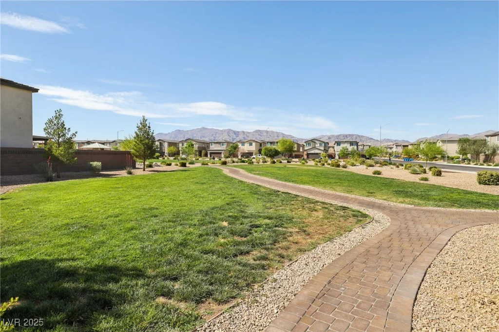 2877 Sweeping Palm, North Las Vegas, NV 89086