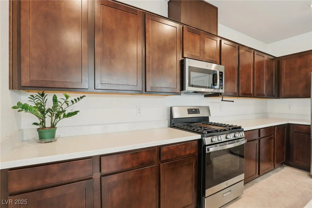 2877 Sweeping Palm, North Las Vegas, NV 89086