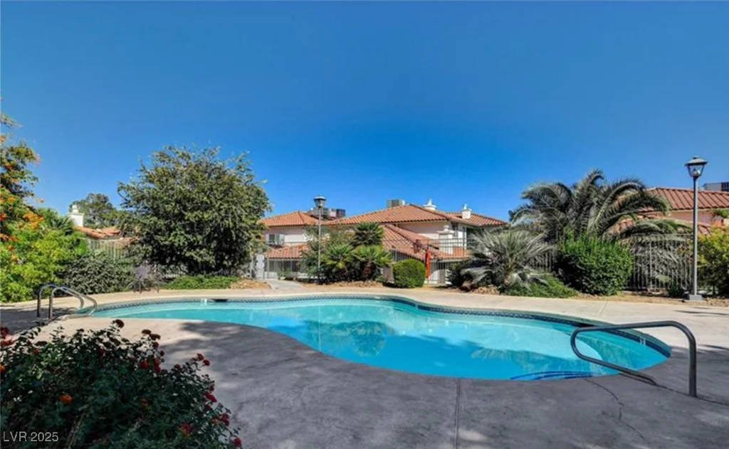 6733 Charleston, Las Vegas, NV 89146