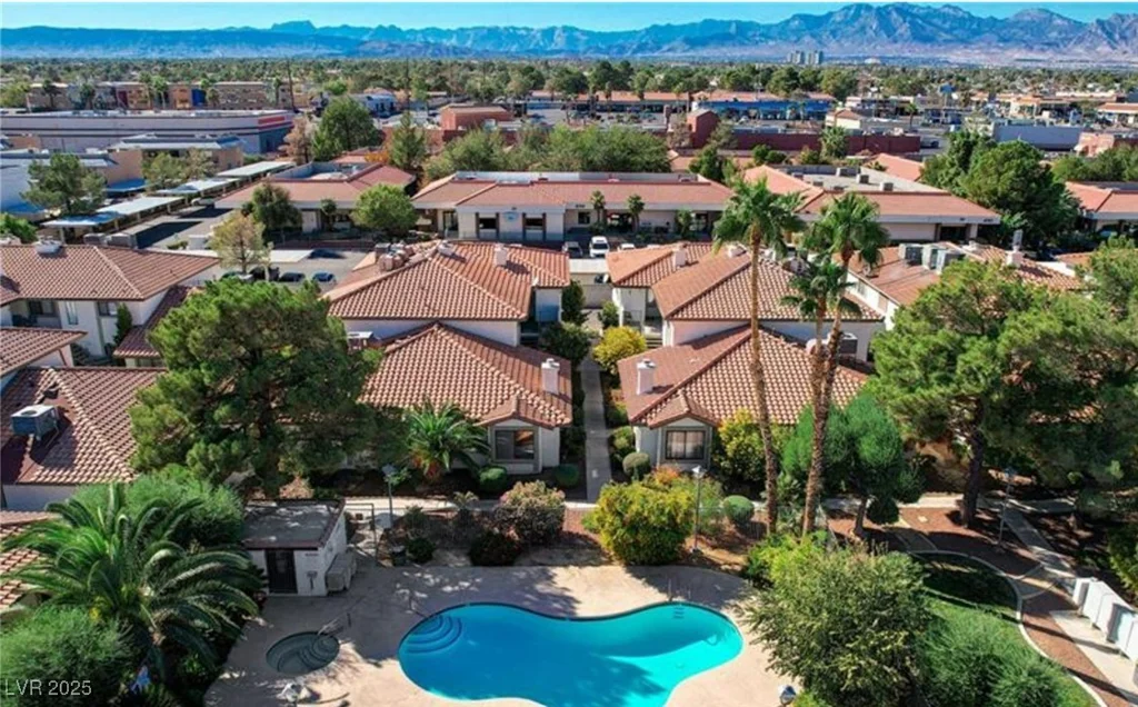 6733 Charleston, Las Vegas, NV 89146