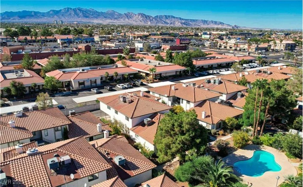 6733 Charleston, Las Vegas, NV 89146