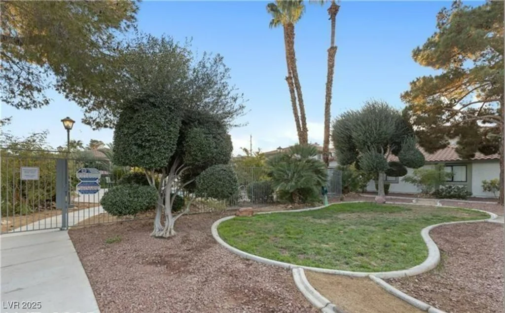 6733 Charleston, Las Vegas, NV 89146