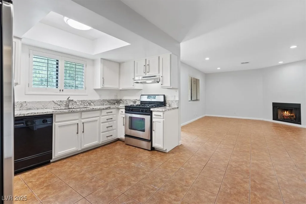 6733 Charleston, Las Vegas, NV 89146