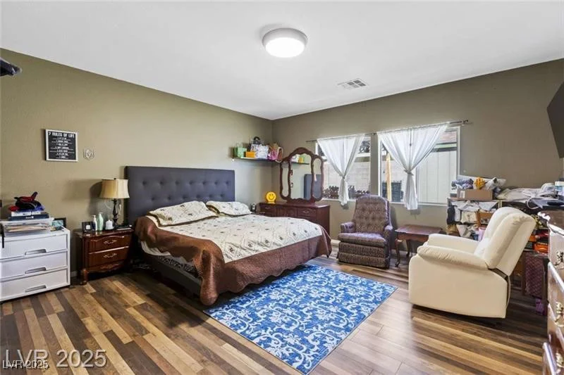 916 Bob Barney, North Las Vegas, NV 89086