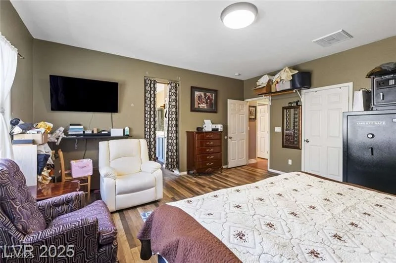 916 Bob Barney, North Las Vegas, NV 89086
