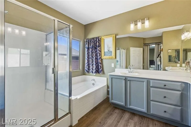 916 Bob Barney, North Las Vegas, NV 89086
