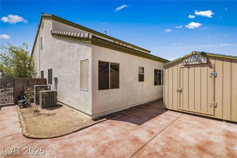 916 Bob Barney, North Las Vegas, NV 89086