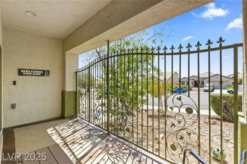 916 Bob Barney, North Las Vegas, NV 89086