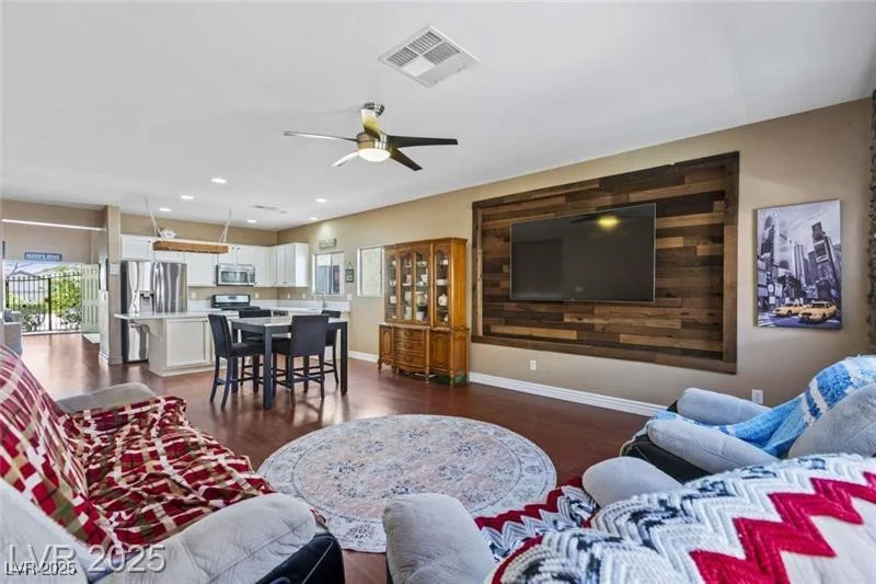 916 Bob Barney, North Las Vegas, NV 89086