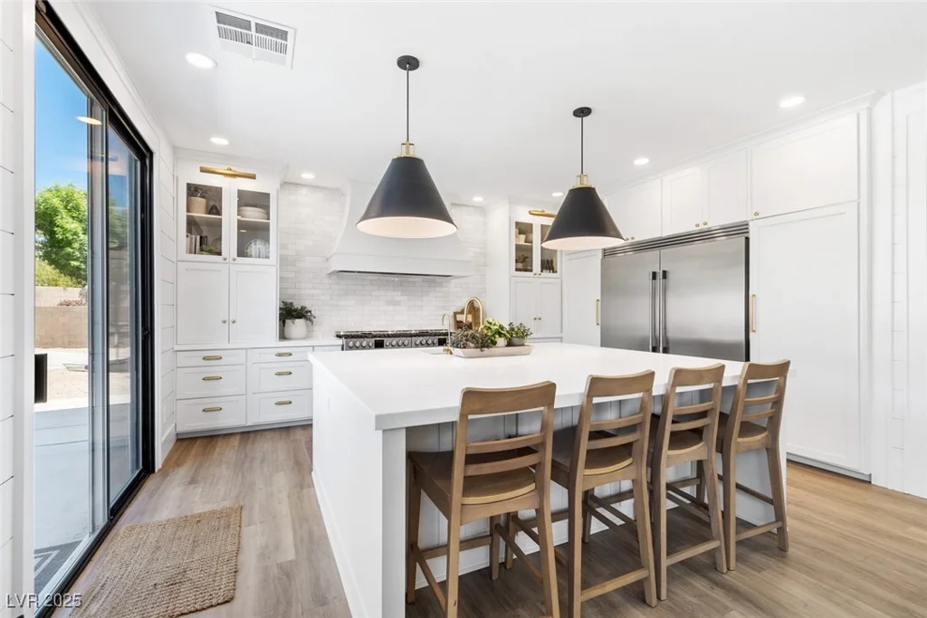 7360 Dolphine Crest, Las Vegas, NV 89129