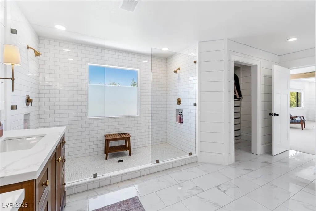 7360 Dolphine Crest, Las Vegas, NV 89129