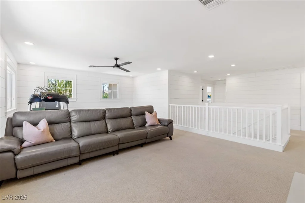 7360 Dolphine Crest, Las Vegas, NV 89129