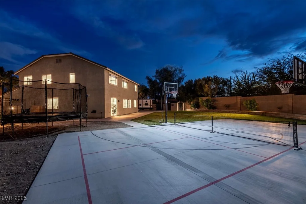 7360 Dolphine Crest, Las Vegas, NV 89129