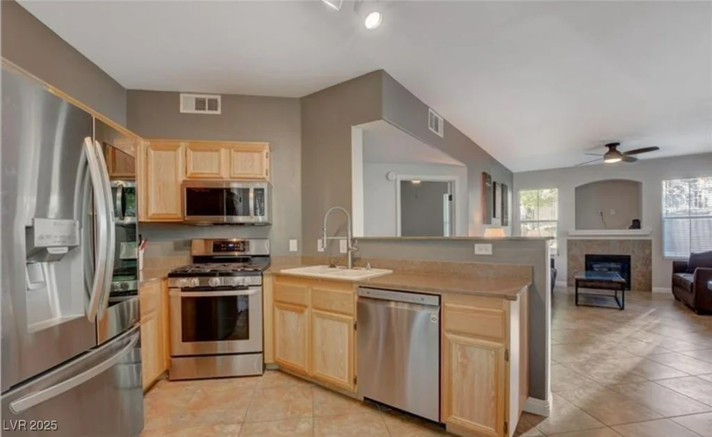 10001 Peace, Las Vegas, NV 89147