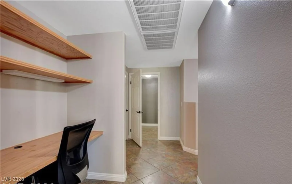 10001 Peace, Las Vegas, NV 89147