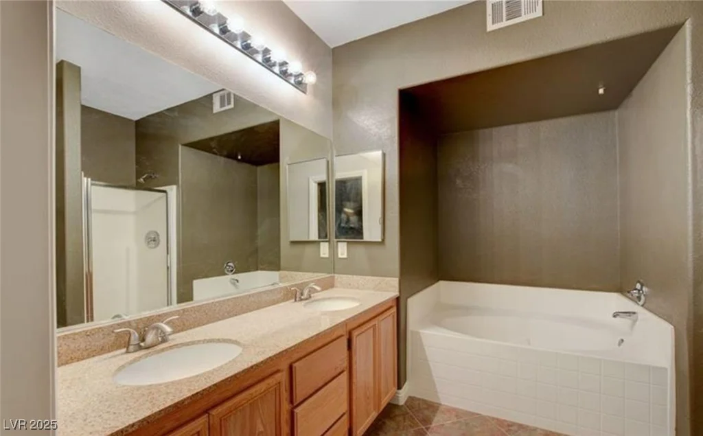 10001 Peace, Las Vegas, NV 89147