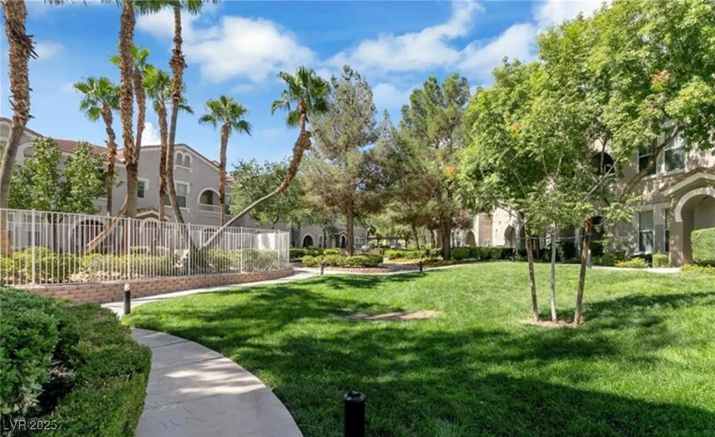 10001 Peace, Las Vegas, NV 89147