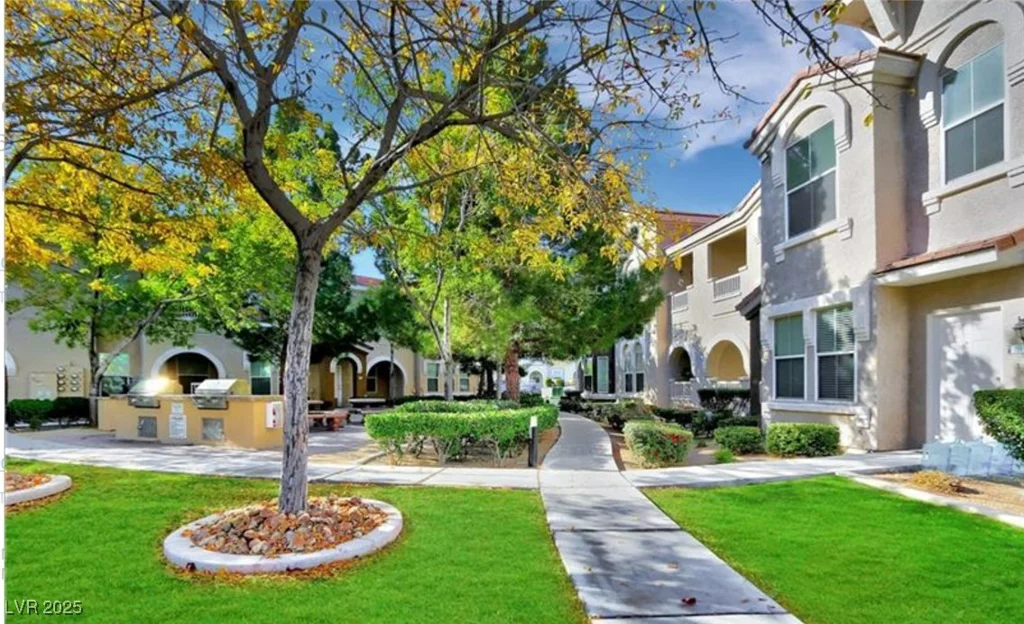 10001 Peace, Las Vegas, NV 89147