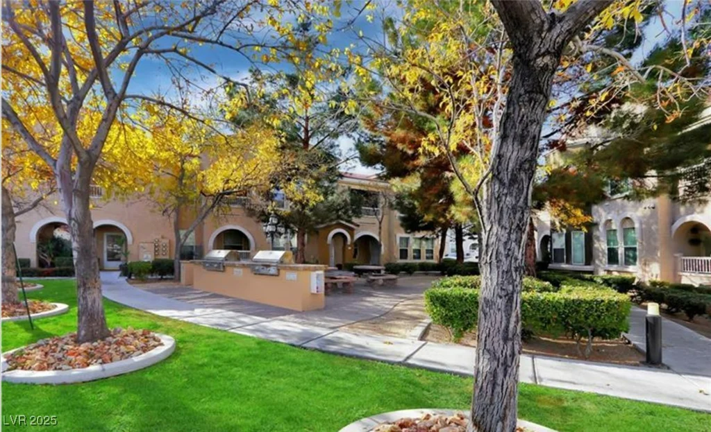 10001 Peace, Las Vegas, NV 89147