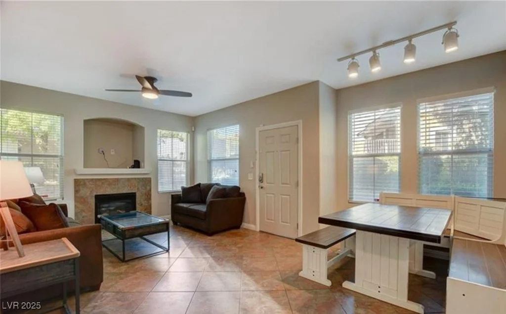10001 Peace, Las Vegas, NV 89147