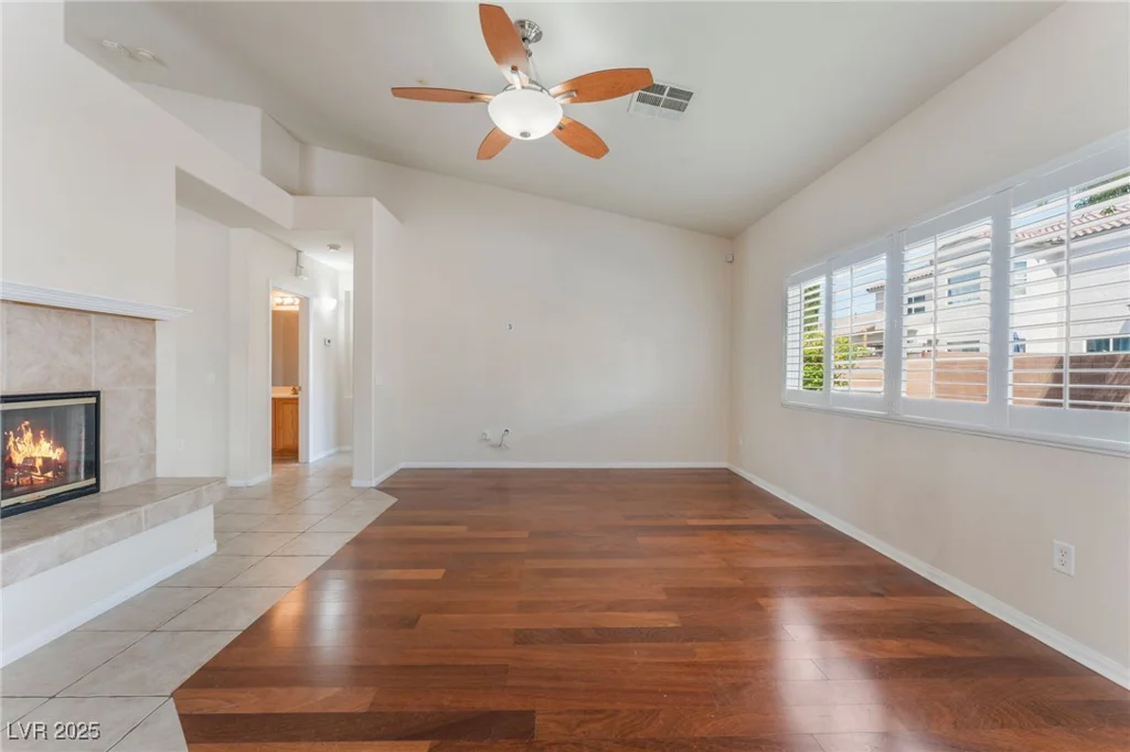 5844 Gushing Spring, Las Vegas, NV 89131